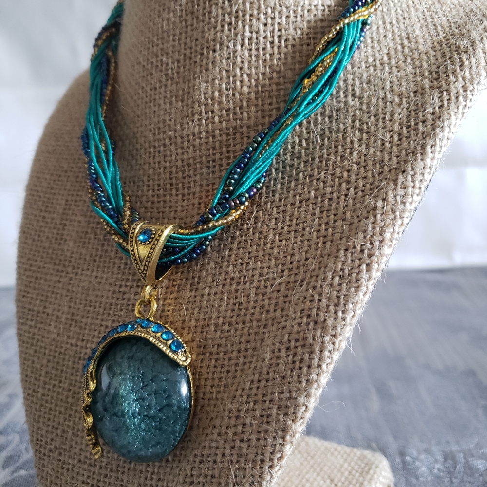 Jewelry - Picture 5 of 5